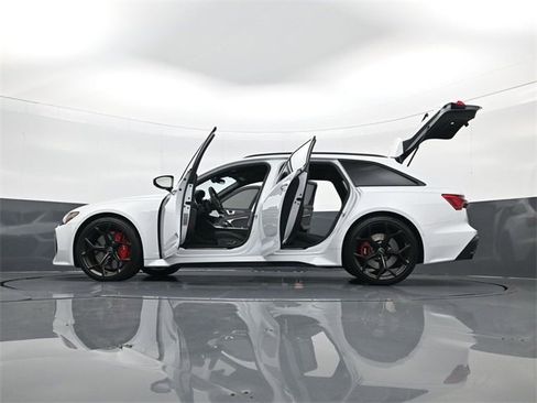 Used 2024 Audi RS 6 performance w/ Matte Carbon Package image 34