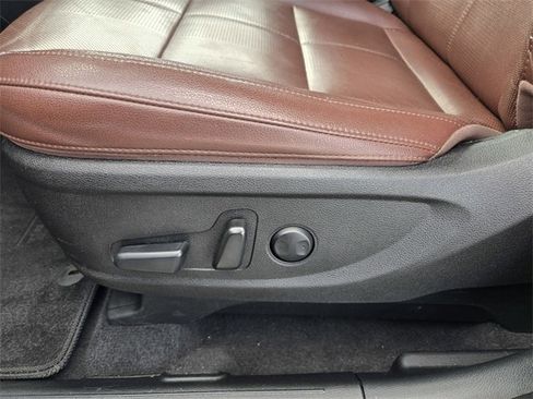 Used 2023 Kia Telluride EX w/ EX Captain's Chair Package image 19