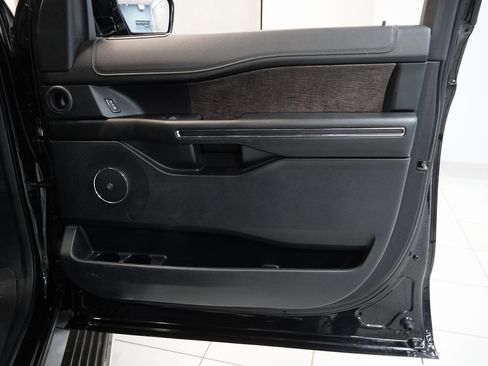 Used 2021 Ford Expedition Max Limited image 35