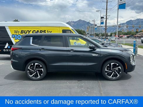 Used 2025 Mitsubishi Outlander 4WD Plug-In Hybrid image 2