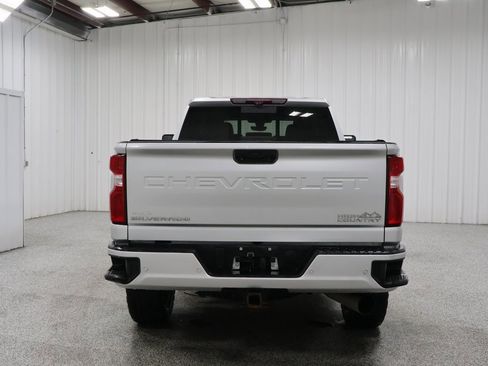 Used 2021 Chevrolet Silverado 2500 High Country image 5