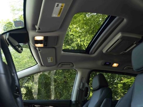 Used 2023 Honda Odyssey Touring image 35