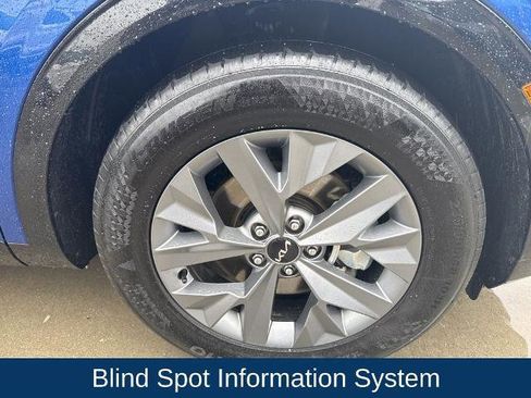 Used 2025 Kia Sportage SX image 10