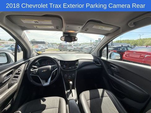 Used 2018 Chevrolet Trax LT w/ LT Convenience Package AWD/4WD image 20