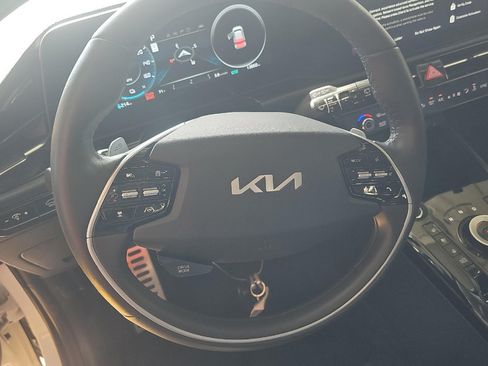Used 2023 Kia Niro Wave w/ Wave Preserve Package FWD image 13