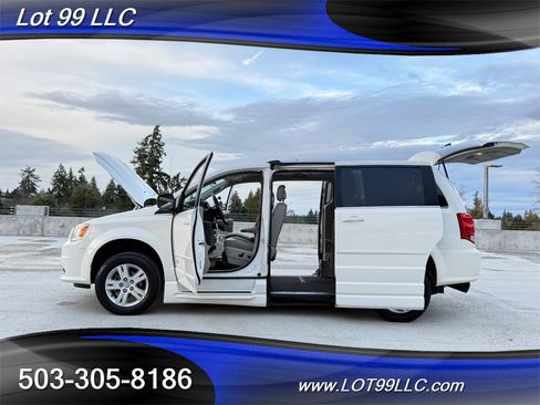 Used 2011 Dodge Grand Caravan Crew image 37