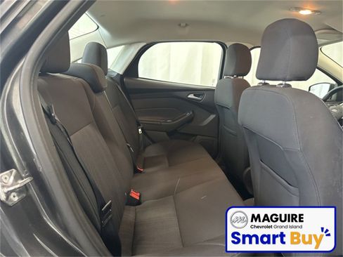 Used 2016 Ford Focus SE image 18