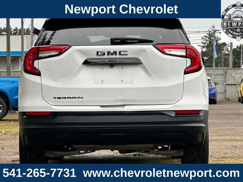 Used 2023 GMC Terrain SLT w/ Tech Package image 6