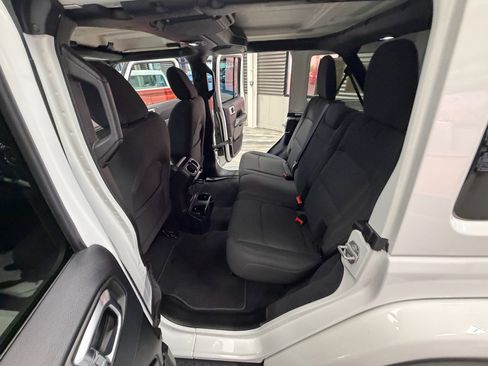 Used 2018 Jeep Wrangler Unlimited Sahara w/ Uconnect 4C Nav & Sound Group image 49