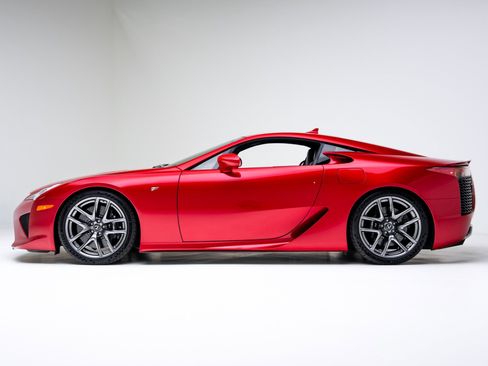Used 2012 Lexus LFA image 9