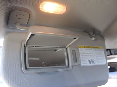 Used 2023 Nissan Rogue S image 41