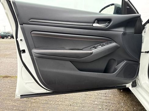 Used 2022 Nissan Altima 2.5 SR image 16