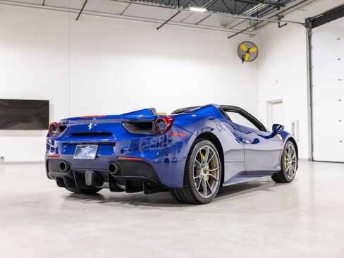 Used 2019 Ferrari 488 Spider image 4