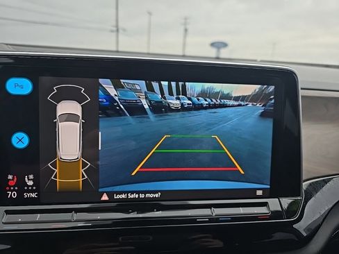 Used 2024 Volkswagen Atlas SE image 28