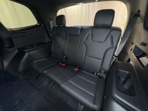 Certified 2025 Kia Telluride AWD image 33