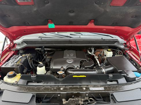 Used 2011 Nissan Titan SV image 34