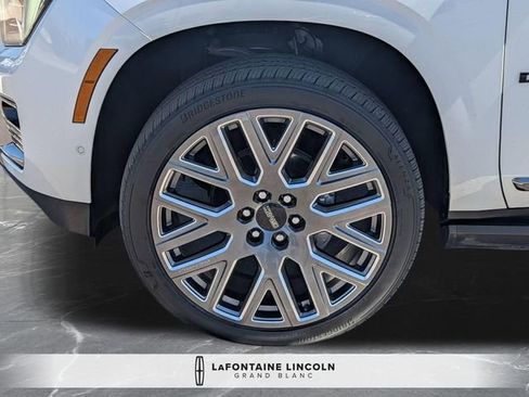 Used 2025 GMC Yukon Denali Ultimate AWD/4WD image 36
