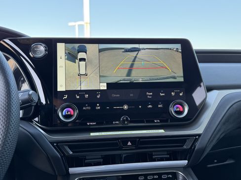New 2026 Lexus TX 500h AWD image 27