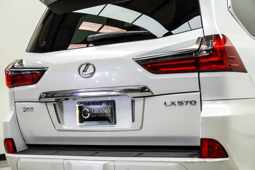 Used 2018 Lexus LX 570 4WD image 14