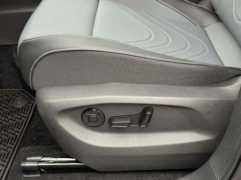 New 2026 Volkswagen Tiguan SE R-Line image 12