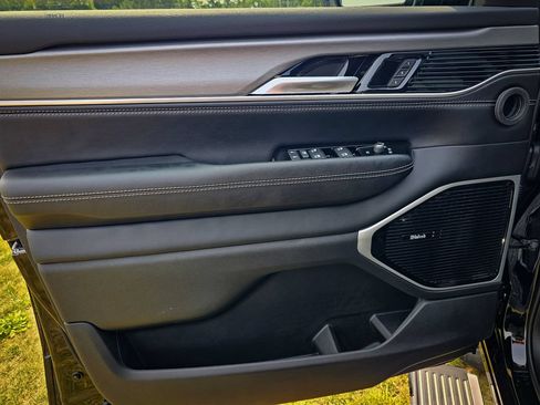 New 2026 Jeep Grand Wagoneer Limited AWD/4WD image 11