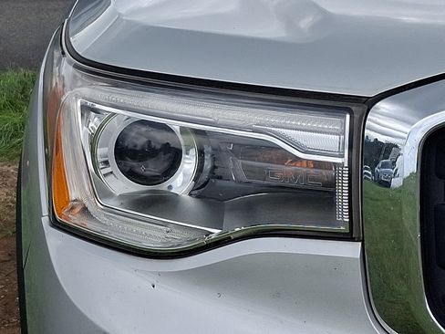 Used 2018 GMC Acadia SLE AWD/4WD image 3