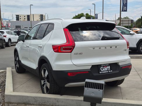 Used 2022 Volvo XC40 T5 Momentum AWD/4WD image 7