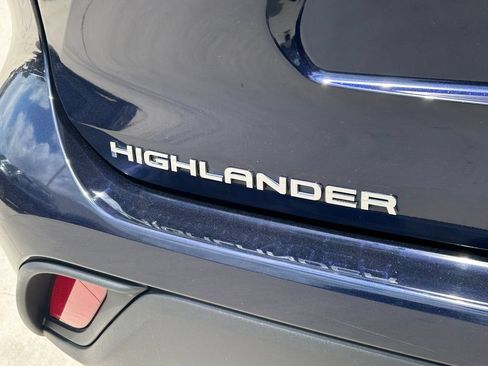 Used 2026 Toyota Highlander XLE AWD/4WD image 13