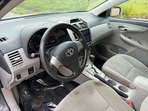 Used 2013 Toyota Corolla LE FWD image 11