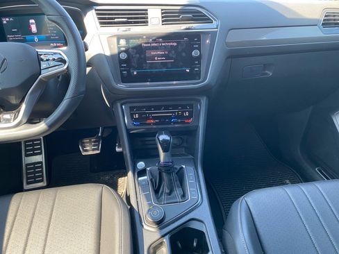Used 2022 Volkswagen Tiguan SE R-Line AWD/4WD image 13
