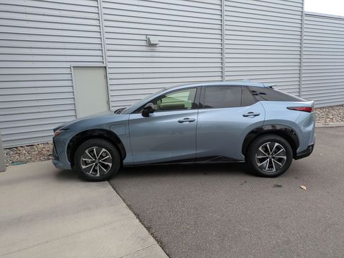 Used 2023 Lexus RZ 450e Premium image 2