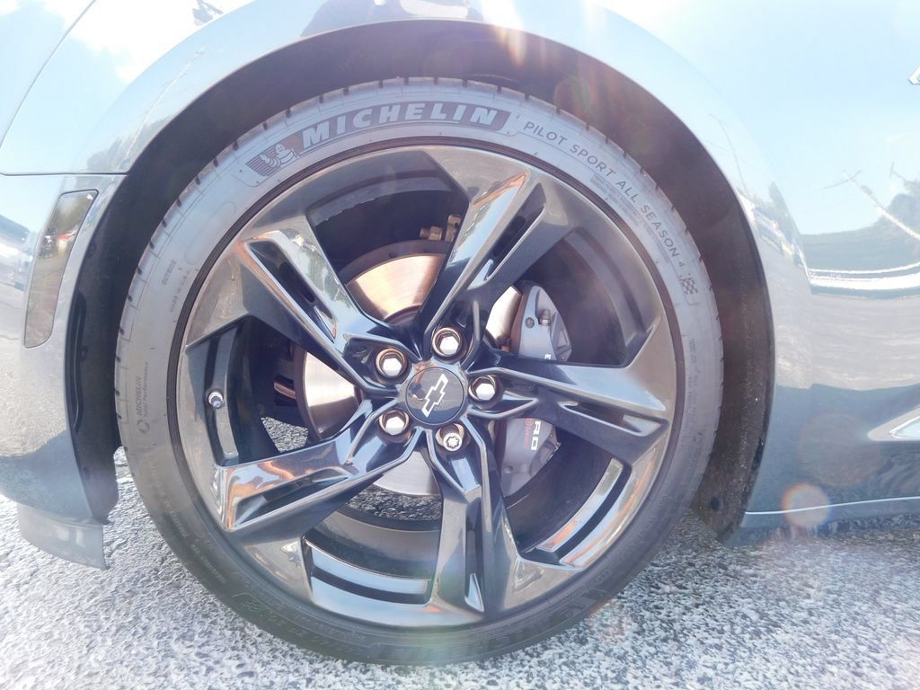 Used 2020 Chevrolet Camaro LT RWD image 10