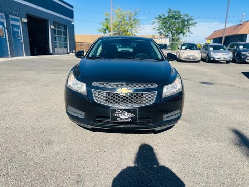 Used 2012 Chevrolet Cruze LT image 2