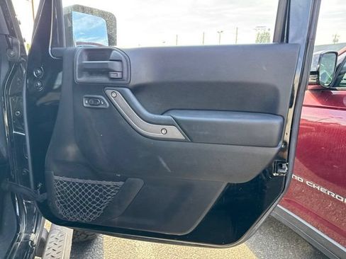 Used 2013 Jeep Wrangler Unlimited Sport AWD/4WD image 15