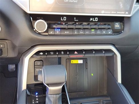 Used 2024 Toyota Tundra Limited image 26