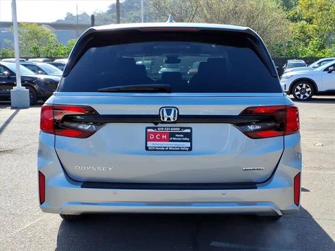 New 2026 Honda Odyssey Touring image 5