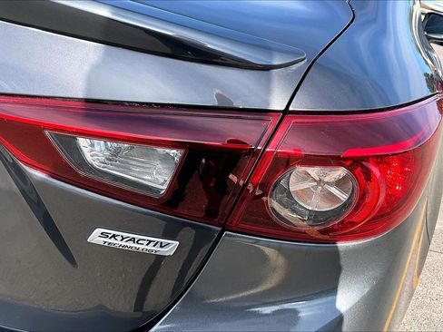 Used 2017 MAZDA MAZDA3 Touring w/ Popular Equipment Package image 25