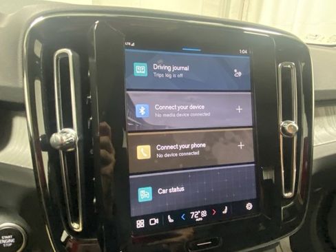 Certified 2025 Volvo XC40 B5 Plus image 18