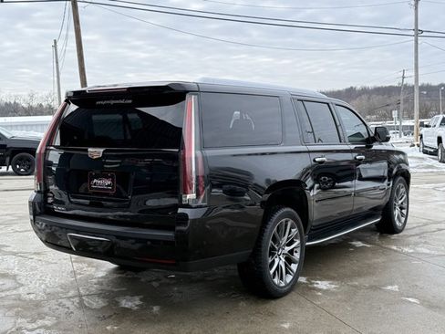 Used 2019 Cadillac Escalade ESV Premium Luxury image 19