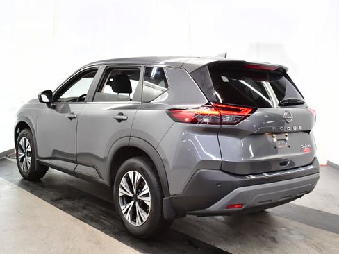 Used 2023 Nissan Rogue SV image 5