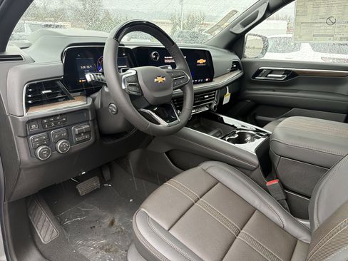 New 2026 Chevrolet Suburban High Country image 9