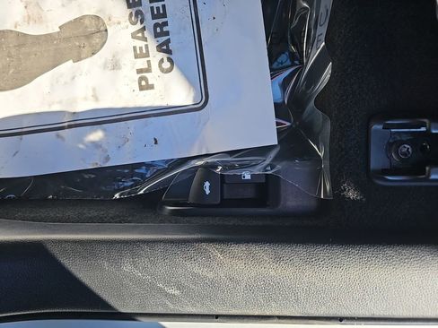 Used 2024 Toyota Corolla LE image 17