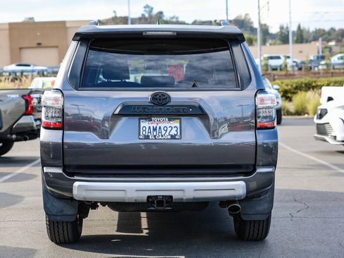 Certified 2018 Toyota 4Runner TRD Off-Road Premium image 23