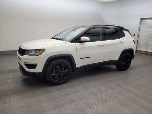 Used 2019 Jeep Compass Latitude FWD image 2