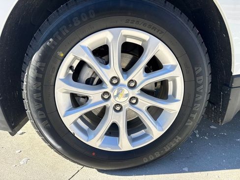 Used 2021 Chevrolet Equinox LS image 11