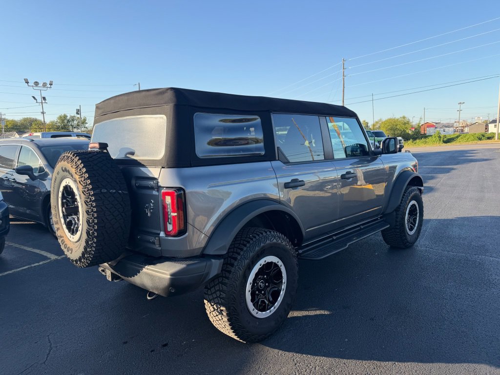 Used 2023 Ford Bronco Badlands w/ Sasquatch Package AWD/4WD image 3
