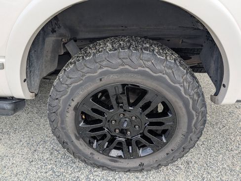 Used 2013 Ford F150 Platinum image 6