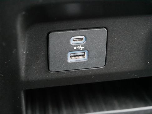 Certified 2022 Ford F250 XLT w/ XLT Premium Package image 26