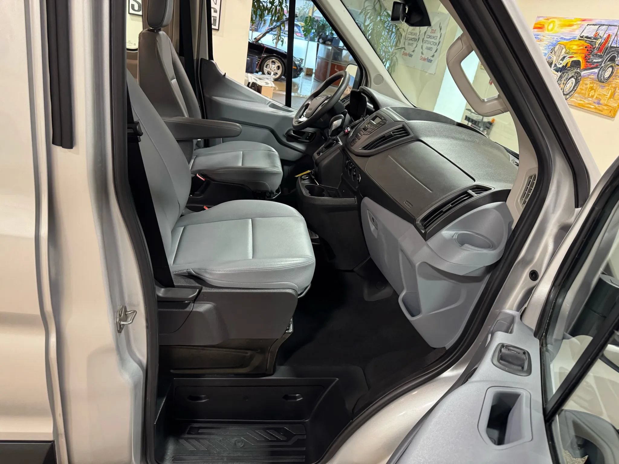 Used 2019 Ford Transit 250 148 Medium Roof RWD image 28