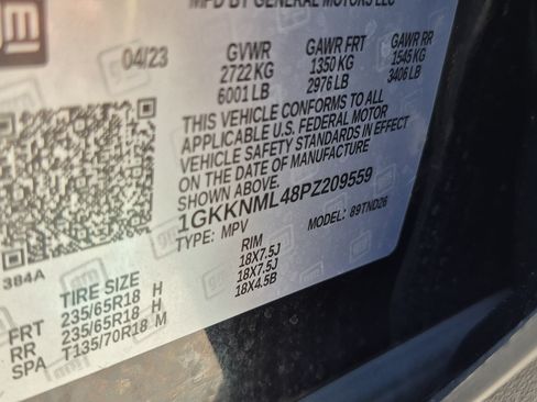 Used 2023 GMC Acadia SLT FWD image 35